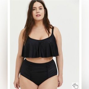 NWT Torrid Black Wireless Straight Flounce Bikini Top Size L